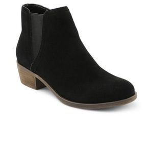 Black suede boots
